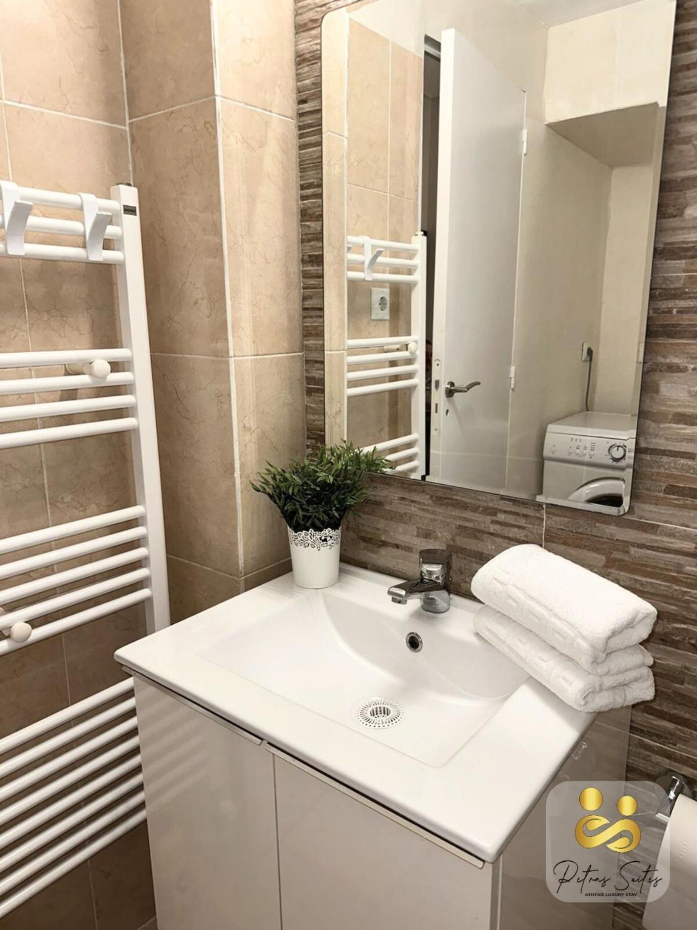Petras Luxury Suites Atenas Exterior foto